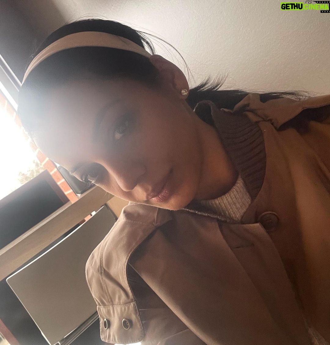Mugdha Godse Instagram - Graced with ‘The Light’ within … 💫✨❤️ ‘All Thy Grace’ Always in Gratitude… 🙏🏽🌺 #Tarneiv #master #gratitude #love #silence #be #divine #happiness #bliss Oakville, Ontario