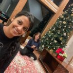 Mugdha Godse Instagram - Xmas vibes ❤️❤️❤️ with @aaviahsumitsachdev Blessed ❤️🌺🙏🏽 ‘All Thy Grace’ my dearest and loving Master 🙏🏽🙏🏽🙏🏽 #gratitude #love #happiness #life #thankful #xmas #newyear #vibes #positivity #silence #divine #be #bliss Muskoka, Ontario