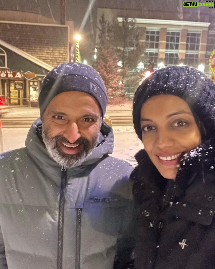 Mugdha Godse Instagram - Blessed ❤️❤️❤️ To be with ‘The Lord and the Master Himself’ 🙏🏽🙏🏽🙏🏽 Thank you *Tarneiv* ji… 🌺🌺🌺 for all the love and guidance…. Always in Gratitude… Best Company ❤️❤️❤️ Best time of my life 🙏🏽🙏🏽🙏🏽 Best snowfall ❄️❄️❄️ #Tarneiv #master #guru #love #happiness #gratitude #bliss #silence #blessed #canadianwinter #life #snowfall #bellymaster #onbv #thankful #be #divine #krishna #grace Canada