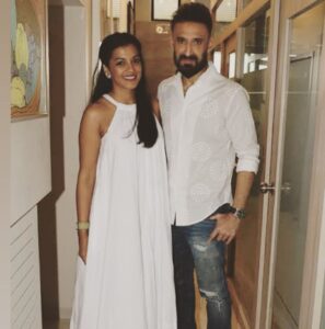 Mugdha Godse Instagram - Us ❤️ @rahuldevofficial #love #couplegoals #gratitude #thankful #life #happiness #blessings #rahuldev #mugdhagodse #mugdhaveiragodse #silence #be #divine #bliss