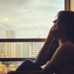 Mugdha Godse Instagram - Yess I love Mondays too 🥰❤️🌺…. Life is good everyday… #gratitude #love #fun #monday #mondaymotivation #fashion #style #sky #sun #silence #be #divine #smile #happiness #home