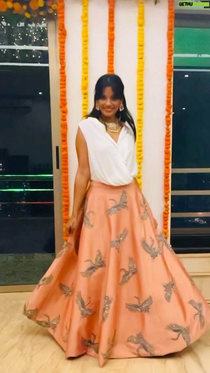 Mugdha Godse Instagram - Finally!!! ❤️🌺😆 This reel is out… after many attempts trying to avoid photobombing but then why not… 🥰 ❤️ #hashu Diwali 🪔 fun @rajattangriofficial ❤️ Shot creatively by @lineoutline.in Thank you so much 🤗 Outfit @rajattangriofficial Jewellery @ruar_official #gratitude #silence #be #happiness #fun #diwali #diwalioutfit #love #life