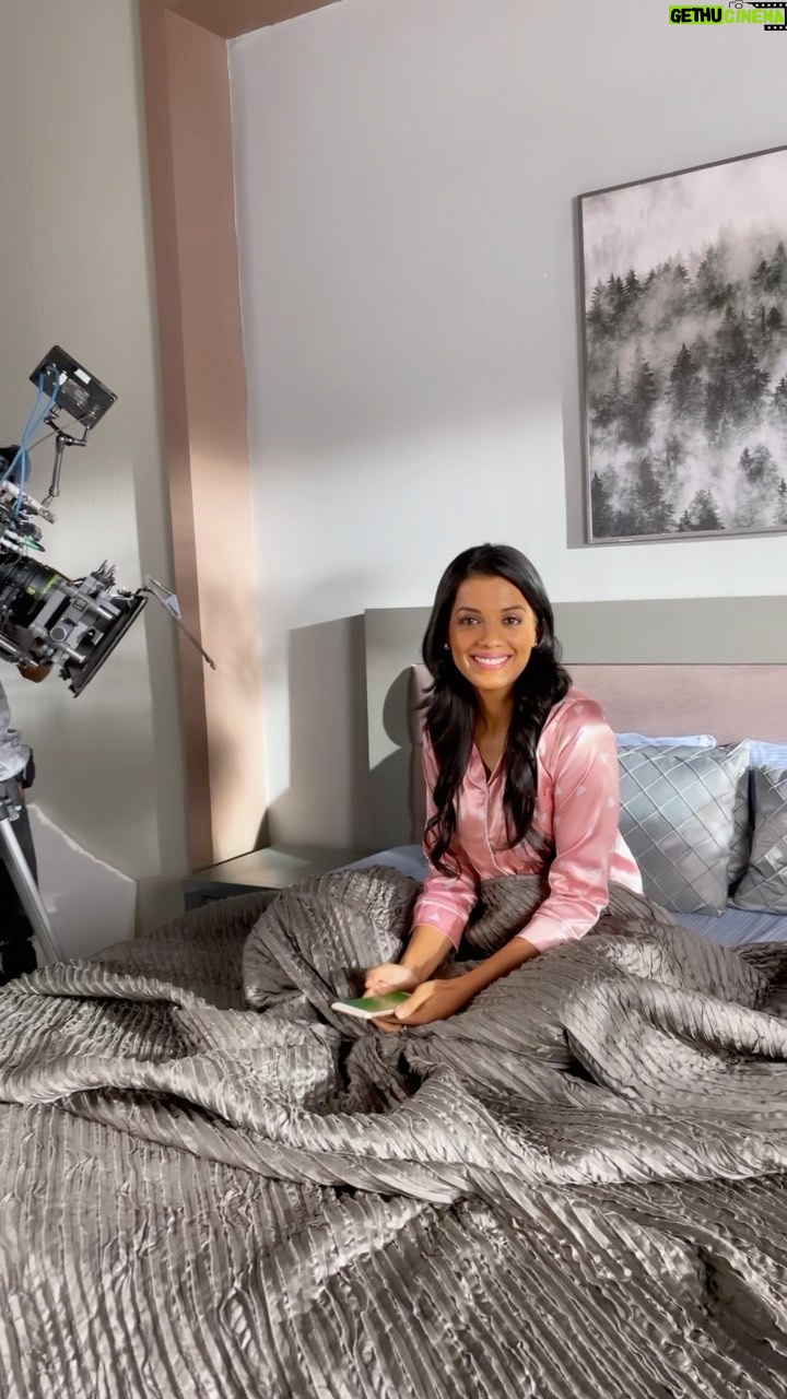 Mugdha Godse Instagram - Wanted to use this piece of music since very longโฆ perfect song to mute the entire on-set madness!! ๐๐ #shootmode #tvc #bts #workmode #gratitude #love #lovemyjob #silence #be #divine #reels