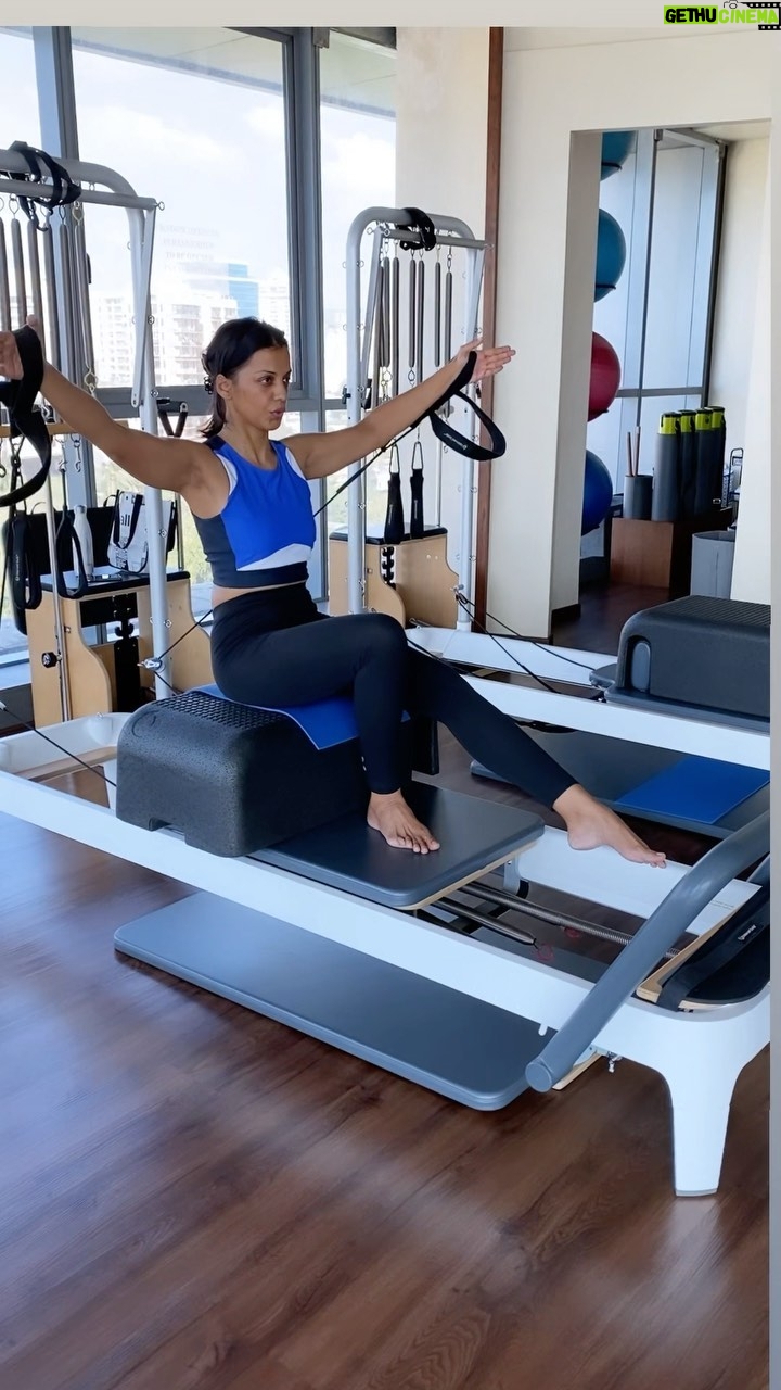 Mugdha Godse Instagram - Whatever rocks your boat.. keep working your body … Pilates it is … @radhikasbalancedbody @swaapnil1990 the rockstar Done for the day! #gratitude #love #loveyourself #happiness #pilates #pilatesreformer #pilatesreformer #silence #be #divine #workout #letsgetgoing #mondaymotivation