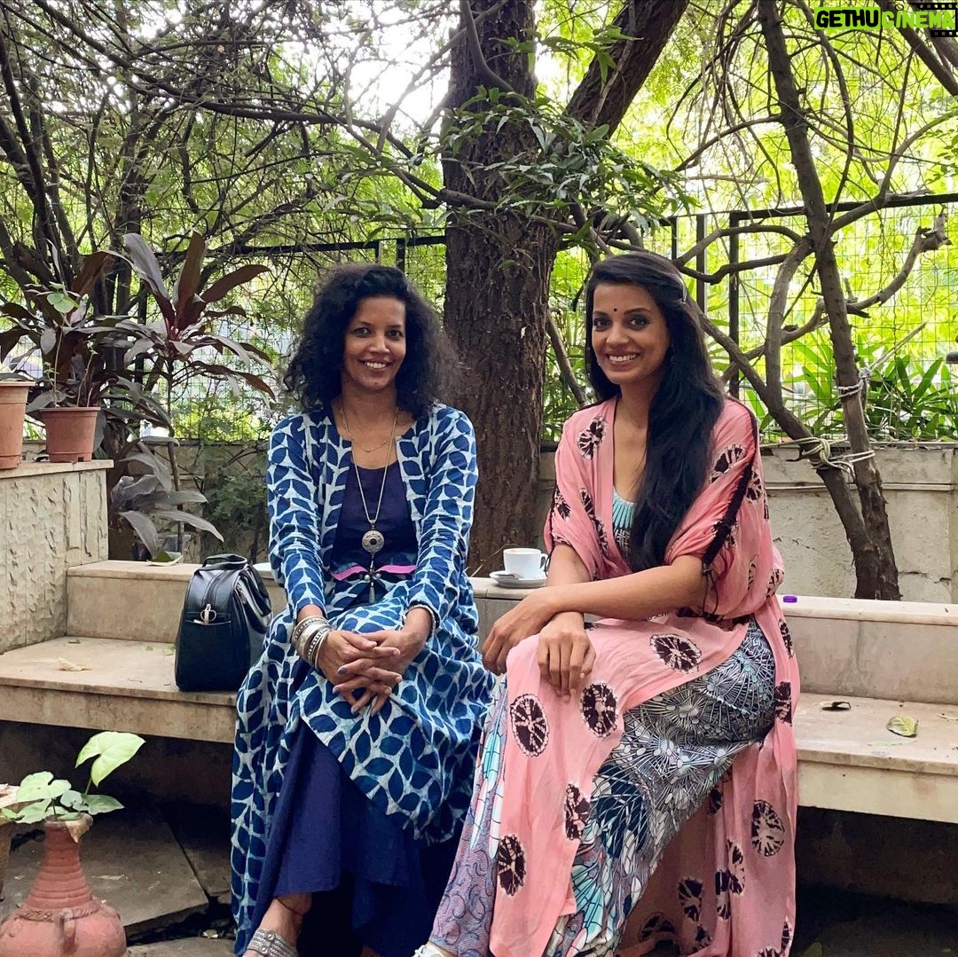 Mugdha Godse Instagram - Sista and Coffee time ☕️ with @madurakulkarni ❤️❤️❤️ #pune #love #family #gratitude Pune, Maharashtra