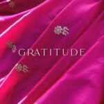 Mugdha Godse Instagram - Gratitude ˈɡratɪtjuːd 𝘈𝘭𝘸𝘢𝘺𝘴 𝘪𝘯 𝘎𝘳𝘢𝘵𝘪𝘵𝘶𝘥𝘦! 𝘌𝘵𝘦𝘳𝘯𝘢𝘭𝘭𝘺 𝘎𝘳𝘢𝘵𝘦𝘧𝘶𝘭 𝘵𝘰 𝘮𝘺 𝘮𝘢𝘴𝘵𝘦𝘳 𝘛𝘢𝘳𝘯𝘦𝘪𝘷 𝘫𝘪 𝘧𝘰𝘳 𝘢𝘭𝘭 𝘵𝘩𝘺 𝘎𝘳𝘢𝘤𝘦 𝘢𝘯𝘥 𝘉𝘭𝘦𝘴𝘴𝘪𝘯𝘨𝘴 Look around, we’re blessed with favourable things or positive life experiences which we may not have worked towards or actively didn’t ask for. Gratitude, is derived from a Latin word grata or gratia which truly means being human; being thankful for every minute of your life! One can only experience Gratitude when you start living for the smallest of things, the mediocre midnights, the sound of the ocean, the smell of rain after a thunderstorm, everything reminds you to have compassion, be present & practice gratitude! . . . . #saareemood #saaree #newbrand #mugdhagodse