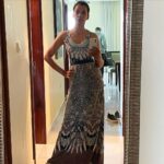 Mugdha Godse Instagram - Let’s pose 😍❤️ #Funtime #love #happiness #lovewhatido #gratitude #blessed #be #divine #throwback #dubai Downtown Dubai