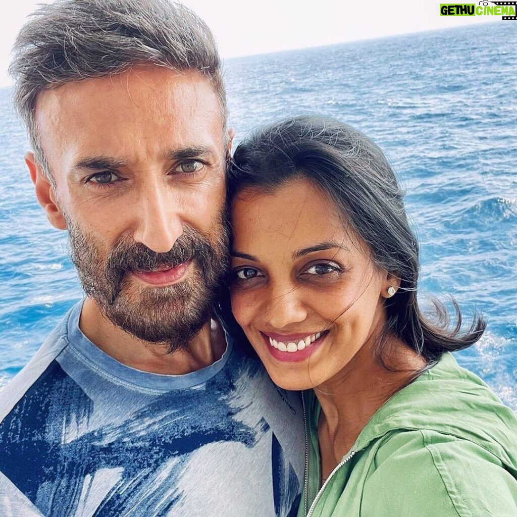 Mugdha Godse Instagram - @rahuldevofficial A day spent usefully... in the deep sea, with special company ❤️🥰 ... aboard 'The Empress' ... @cordeliacruises @celebfieapp #ocean #offshore #cruise #vacationmode #gratitude #love #fashion #fun #peace #joy #be #silence #divine #arabiansea