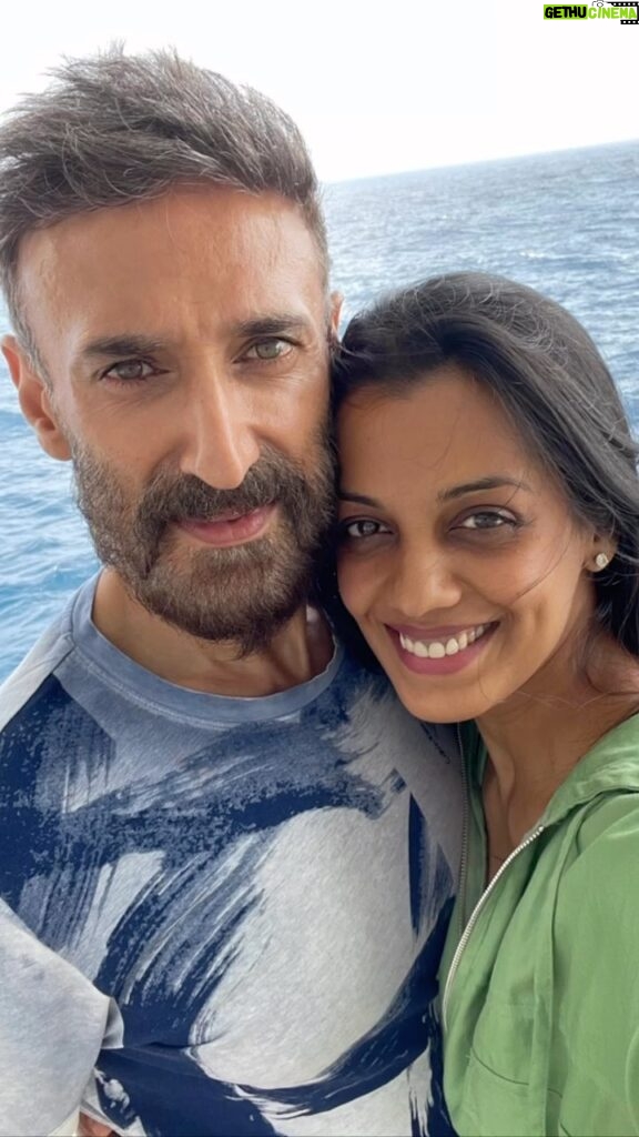 Mugdha Godse Instagram - Happiest Birthday @rahuldevofficial ❤️❤️❤️ You make life beautiful ❤️❤️❤️ Stay blessed and Happy always 🪷🌺🌹 #happybirthday #love #life #blessed #happiness #joy #couplegoals #gratitude #silence