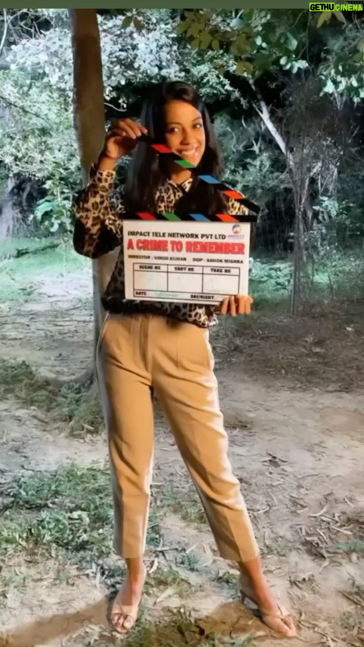 Mugdha Godse Instagram - Wrapped one project and started new one! Work mode on π Bappa is being kind as always ππ½ππ½ππ½πΊπΊπΊ #gratitude #love #workmode #boomrang #fun Shot by @vinni_tripathi