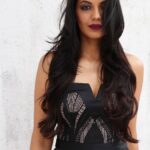 Mugdha Godse Instagram - Love being in front of the camera ❤️🙏🏽🌺 Photo by @pranavgodsephotography #gratitude #love #life #lovemyjob #be #silence #happiness #grace #photoshoot