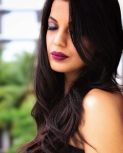 Mugdha Godse Instagram - Weekend Mood 🌺❤️ Photo by @pranavgodsephotography #silence #Zen #be #love #divine #happy #gratitude #thankful #life #chanting #meditation