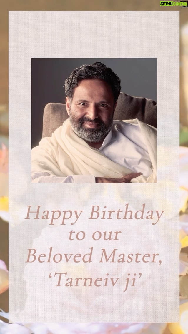 Mugdha Godse Instagram - In deep reverence and sincerest gratitude … feeling blessed… ❤️❤️❤️ To learn about transforming practices and teachings of my Master ‘Tarneiv’ Ji… 🙏🏽🙏🏽🙏🏽 Follow @belly_group #bellygroup #gratitude #silence #love #peace #joy #be #divine #thy #grace