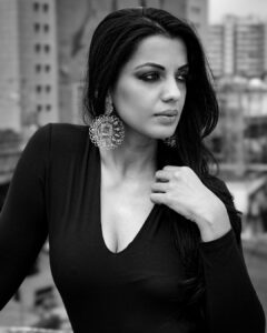 Mugdha Godse Instagram - B/W mood ❤️ #Love #silence #happy #be #divine #instagood #gratitude #mugdhagodse