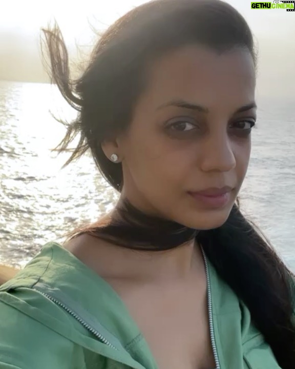 Mugdha Godse Instagram - Sunrise pics taken middle of the ocean….. 😍 experienced no network after so long!!! Life is so peaceful there! #gratitude #love #cruisetime #ocean #water #sealife #arabiansea #mumbai #empressa #cordeliacruises #celebfieapp