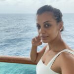 Mugdha Godse Instagram - Sunrise pics taken middle of the ocean….. 😍 experienced no network after so long!!! Life is so peaceful there! #gratitude #love #cruisetime #ocean #water #sealife #arabiansea #mumbai #empressa #cordeliacruises #celebfieapp