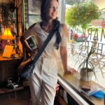 Mugdha Godse Instagram - Making happy memories at The Mark 4 Brothers coffee @markivbrothers #orillia #canada with @rahuldevofficial ... #traveldiary #happyfaces #love #laughter #happiness #joy #photooftheday #coffeelover Orillia, Ontario