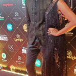 Mugdha Godse Instagram - About last night ❤️🌹 HT style awards with @rahuldevofficial Wearing stunning @gavinmiguelofficial Thank you ❤️ @htcity #htstyleawards @stregismumbai @shimmerentertainment @anshoo__ @simranrajput07 #gratitude #fashion #style #love #glamorous #glamglam #reels #couplegoals