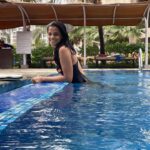 Mugdha Godse Instagram – First swim of the season and it rains 🥰❤️🌺

Photo credit @acegamer27 
#fun #rain #swim #love #happiness #joy #home