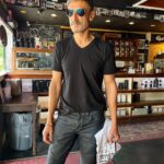 Mugdha Godse Instagram - Making happy memories at The Mark 4 Brothers coffee @markivbrothers #orillia #canada with @rahuldevofficial ... #traveldiary #happyfaces #love #laughter #happiness #joy #photooftheday #coffeelover Orillia, Ontario
