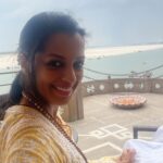 Mugdha Godse Instagram - Varanasi…Kashi..Banaras… What a beautiful time with Ganga River and much more ❤️🌺🙏🏽 #blissful #gratitude #love #devotion #silence #varanasi #varanasidiaries #mugdhagodse #banaras #sareelove #kashi #ganga वाराणसी - बनारस - काशी