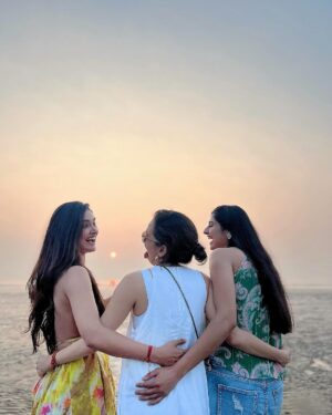 Mukti Mohan Instagram - We’re not aging we’re marinating in joyful company! #throwback to the most impromptu #bachelorette trip! Love you @shrishti_dhillon @anamika.m.yadav @kmohan12 and @mohanshakti akka for planning the most memorable trip evaaa! 💃🏻💫🫶🏻🥹🧿 

Ahem ahem jealous much @whokunalthakur 👀 😆