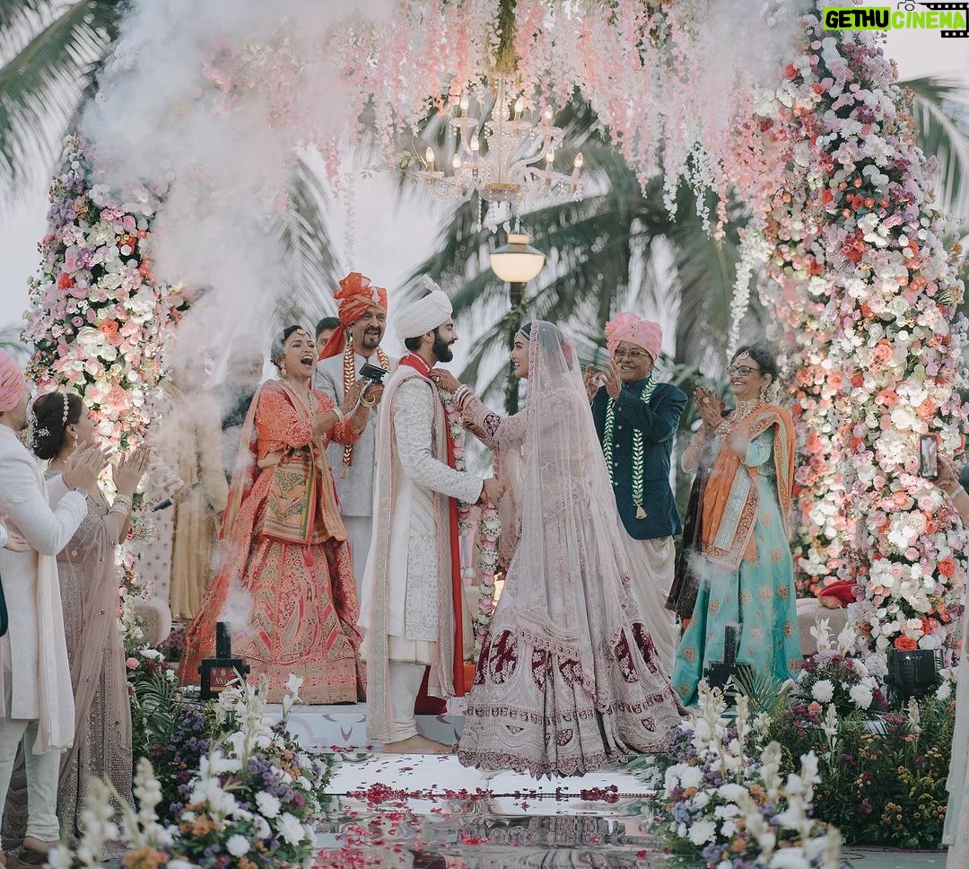 Mukti Mohan Instagram - Can’t believe it’s been a month already! It feels like we just got married yesterday. Time has truly flown by. Happy 0.1 my best friend, my soulmate my forever 🤍 ♾️ ♥️ Beyond grateful for all the love, support and wishes from family and friends🙏🏼 “त्वयि सम्प्रेक्ष्य भगवान्स्त्वया हि विवाह्यते।” #KunalKoMiliMukti #9 Dec’23🧿🤍