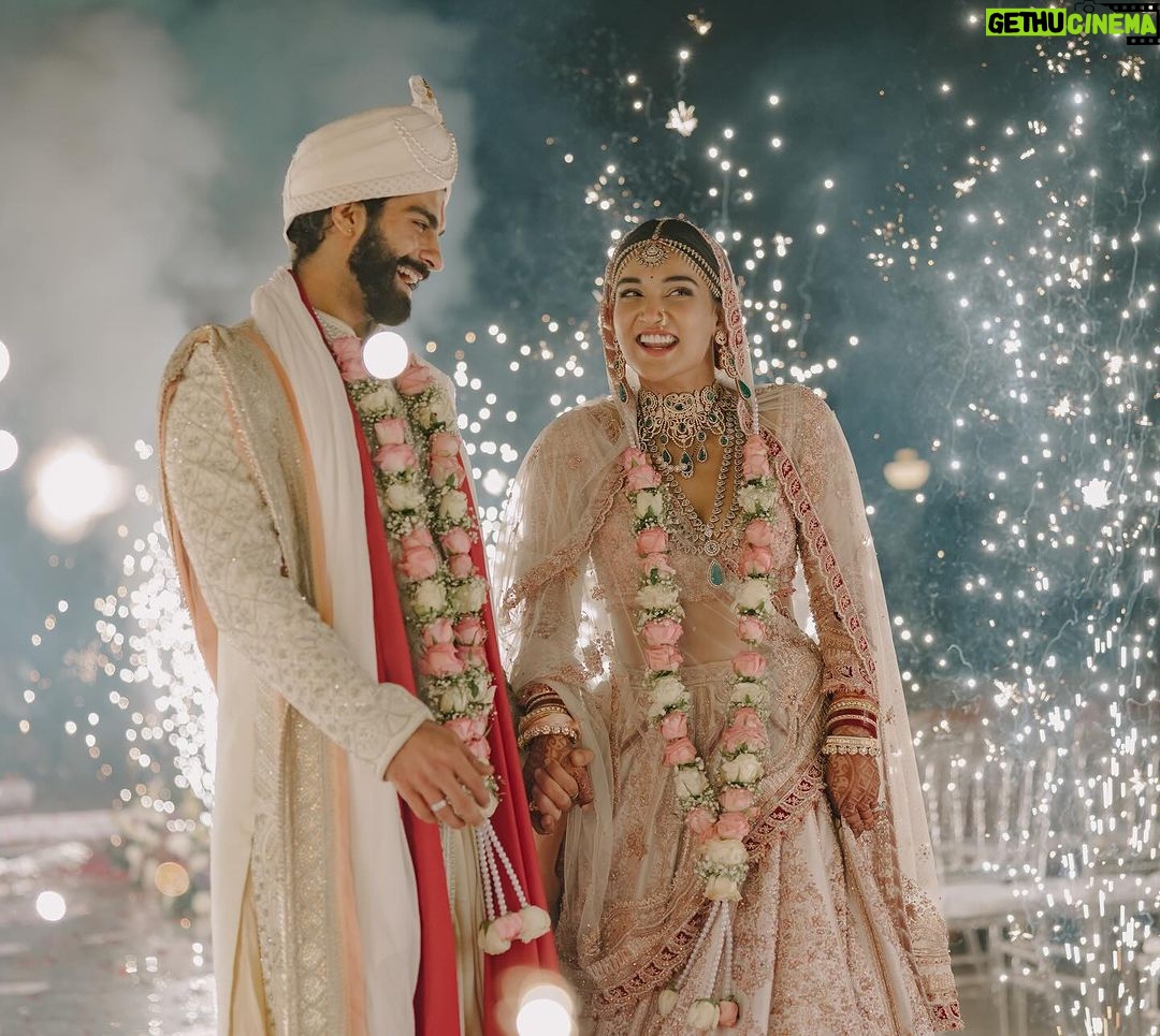 Mukti Mohan Instagram - Can’t believe it’s been a month already! It feels like we just got married yesterday. Time has truly flown by. Happy 0.1 my best friend, my soulmate my forever 🤍 ♾️ ♥️ Beyond grateful for all the love, support and wishes from family and friends🙏🏼 “त्वयि सम्प्रेक्ष्य भगवान्स्त्वया हि विवाह्यते।” #KunalKoMiliMukti #9 Dec’23🧿🤍