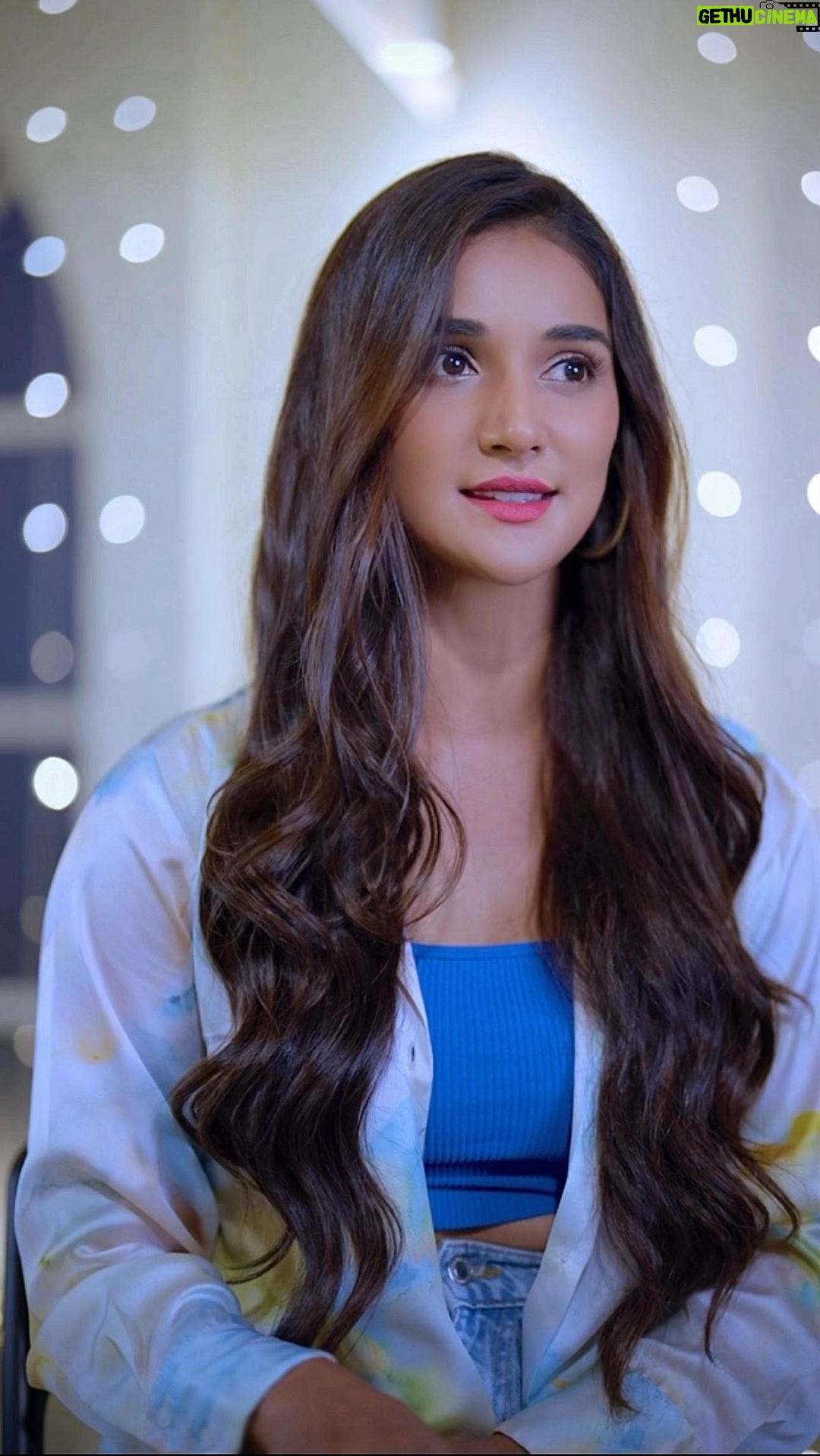 Mukti Mohan Instagram - The power and grace I feel when I dance has never been captured so beautifully! Want to put the PRO in PROtraits just like me? Use my code TZC0008E82 for INR 1000 off on vivo.com under the discount section and pre-book the all new vivo V30 Pro now. Pre-book now and #BeThePro with the must-have ZEISS Professional Portrait Camera that adds flair to your PROtraits with six unique ZEISS Style Portraits. #V30Series #DesignPro #PROtraits #vivoV30Pro #vivoV30 #Ad