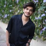 Munawar Faruqui Instagram – Sabko hara dun khud ke siva 
Ek din khud se jeetna hai…

Shop this Trendy outfit with #MeeshoTrendz.
Trendy Vibes. MAXIMIZE!💃🏻🕺🏻

🛒 Product codes :

Black shirt- S – 72033864

Blue jeans- S-386388313
.
.
.
.

#collab TnC apply
#meesho #meeshoapp #ootd #mensfashion