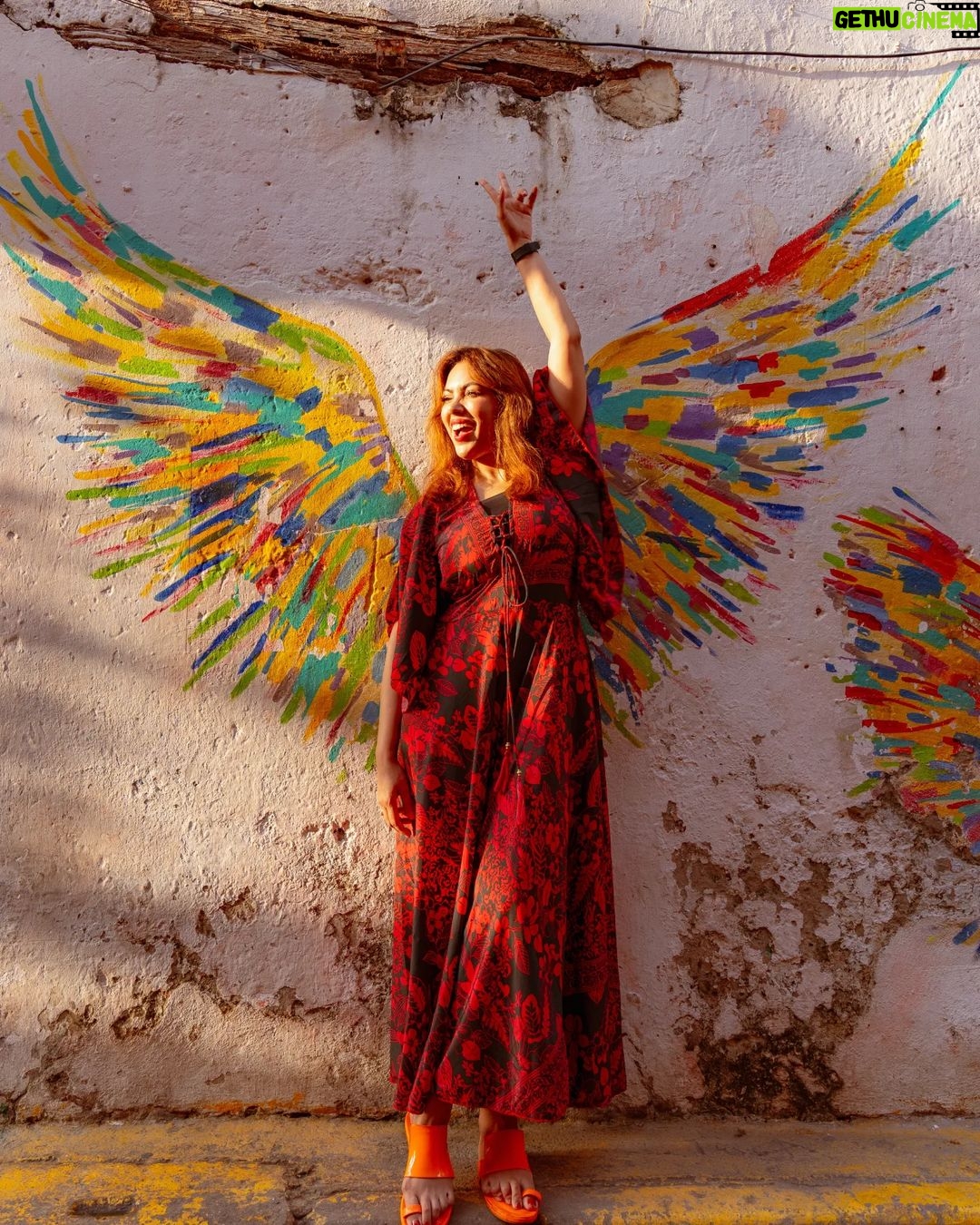 Munmun Dutta Instagram - Strolling around in the beautiful neighborhood of Getsemaní, Cartagena and capturing its beauty in the early morning sunshine 🌞 Captured by the sweetest local and a talented photographer 📸 @anabenedetti25 #munmundutta #colombia #colombiatravel #cartagena #getsemani #travelmemories #travelphotography #cartagenadeindias #southamerica #wanderlust Getsemaní,Cartagena,Colombia