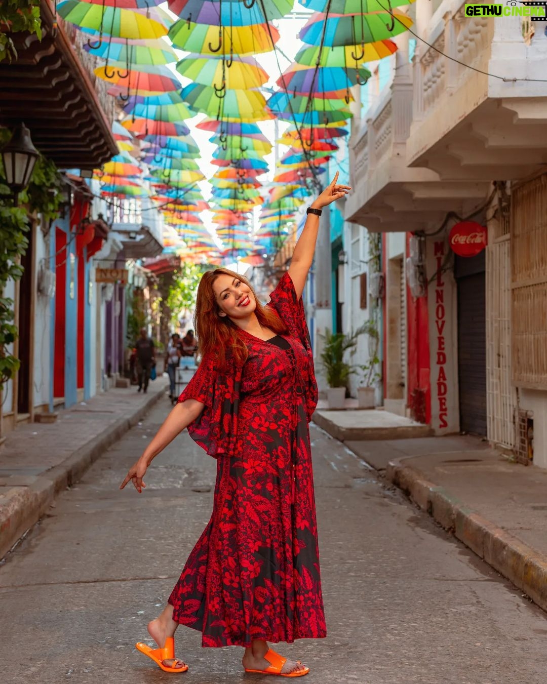 Munmun Dutta Instagram - Strolling around in the beautiful neighborhood of Getsemaní, Cartagena and capturing its beauty in the early morning sunshine 🌞 Captured by the sweetest local and a talented photographer 📸 @anabenedetti25 #munmundutta #colombia #colombiatravel #cartagena #getsemani #travelmemories #travelphotography #cartagenadeindias #southamerica #wanderlust Getsemaní,Cartagena,Colombia