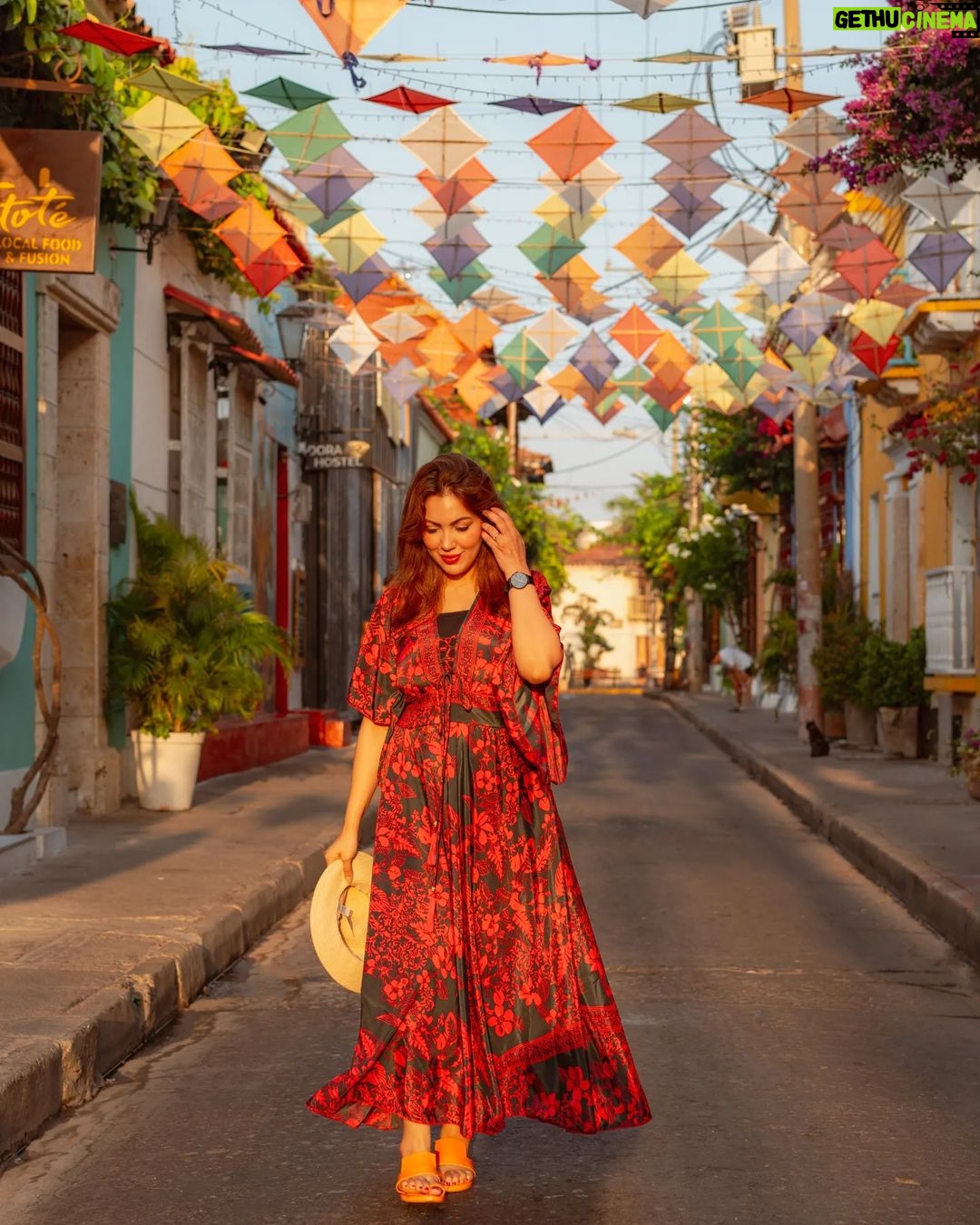 Munmun Dutta Instagram - Strolling around in the beautiful neighborhood of Getsemaní, Cartagena and capturing its beauty in the early morning sunshine 🌞 Captured by the sweetest local and a talented photographer 📸 @anabenedetti25 #munmundutta #colombia #colombiatravel #cartagena #getsemani #travelmemories #travelphotography #cartagenadeindias #southamerica #wanderlust Getsemaní,Cartagena,Colombia