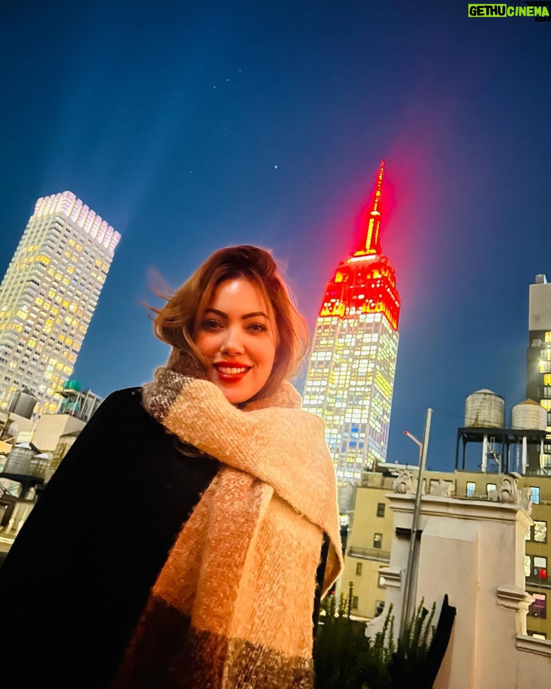 Munmun Dutta Instagram - My favourite things from NYC .. Walk in the beautiful Central Park, grabbing a typical New York style pizza, going to Refinery rooftop bar to get a glimpse of the stunning Empire State Building , and walking around in Times Square not only to view the lights but also to people watch. đ Thank you my dear Sonia @silk_angels for running around with me and showing me things even though you were freezing đ and I was playing with the snow âď¸ . #munmundutta #newyork #usa #wintersinnyc #winterwonderland #centralpark #empirestatebuilding #travelmemories #happiness #yesNY #ispyNY Manhattan, New York