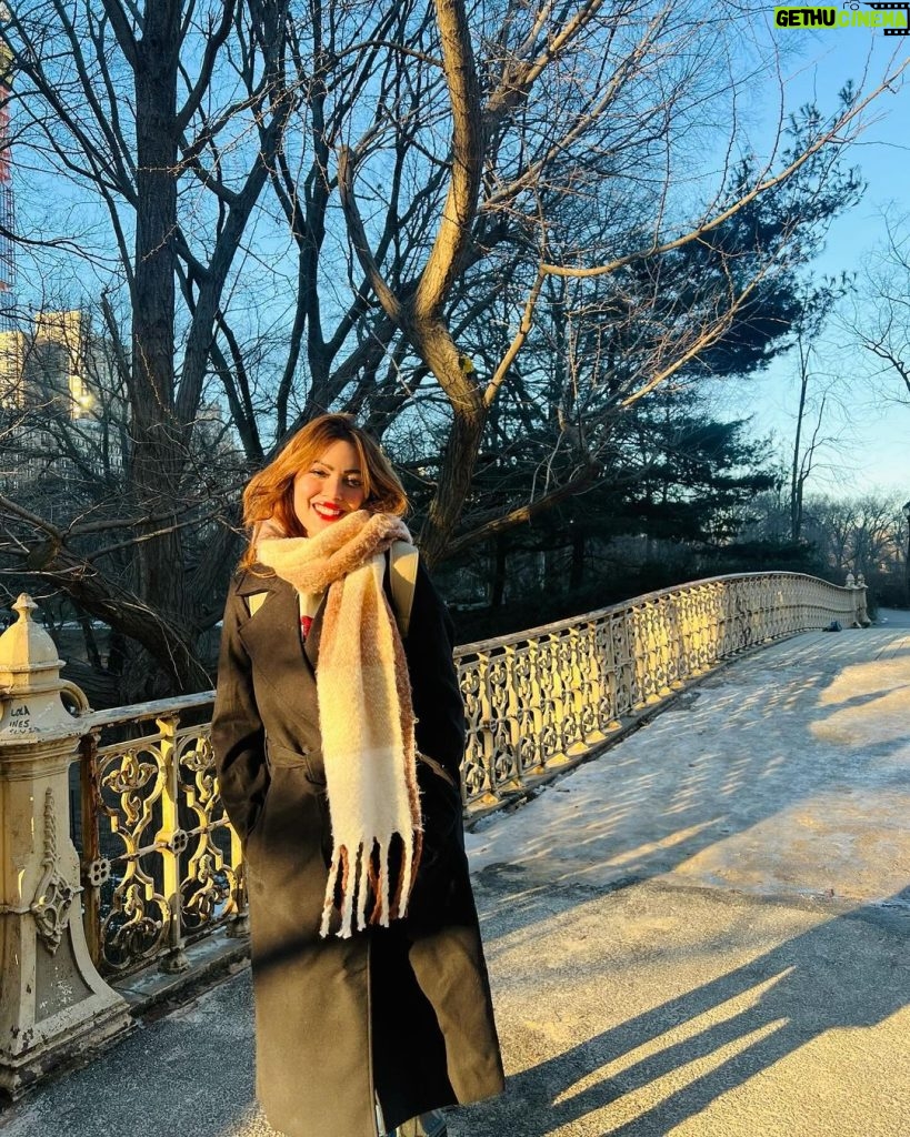 Munmun Dutta Instagram - My favourite things from NYC .. Walk in the beautiful Central Park, grabbing a typical New York style pizza, going to Refinery rooftop bar to get a glimpse of the stunning Empire State Building , and walking around in Times Square not only to view the lights but also to people watch. 😍 Thank you my dear Sonia @silk_angels for running around with me and showing me things even though you were freezing 😘 and I was playing with the snow ❄️ . #munmundutta #newyork #usa #wintersinnyc #winterwonderland #centralpark #empirestatebuilding #travelmemories #happiness #yesNY #ispyNY Manhattan, New York