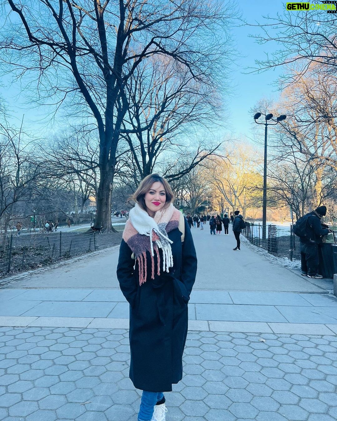 Munmun Dutta Instagram - My favourite things from NYC .. Walk in the beautiful Central Park, grabbing a typical New York style pizza, going to Refinery rooftop bar to get a glimpse of the stunning Empire State Building , and walking around in Times Square not only to view the lights but also to people watch. đ Thank you my dear Sonia @silk_angels for running around with me and showing me things even though you were freezing đ and I was playing with the snow âď¸ . #munmundutta #newyork #usa #wintersinnyc #winterwonderland #centralpark #empirestatebuilding #travelmemories #happiness #yesNY #ispyNY Manhattan, New York