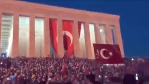 Murat Boz Instagram - Cumhuriyetimizin 100. Yılı kutlu olsun. 🇹🇷 

#GaziMustafaKemalAtatürk

#29Ekim

#YaşasınCumhuriyet
