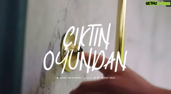 Murat Boz Instagram - Çıktın Oyundan - feat @muratboz @hyperspresents @hyperspresents @tolgaakis @eyluldolkeles