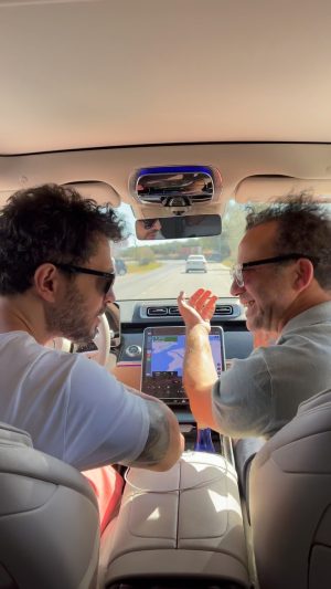 Murat Boz Instagram - İşe gidiyoruz 🚙 

#AnotherSelf

#ZeytinAğacı

@riza_kocaoglu