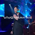 Murat Boz Instagram - VİVO V29 5G Star Işığı Portesi ile konserin en güzel yerinde, Süper Gece Portresi ile dileklerin tutulduğu o anda ve 50 MP Grup Selfie ile sevdiklerinle birlikte olduğun anlarda daima yanında!✨Çünkü V29 5G’nin profesyonel çekim modlarıyla, her zaman #HayatKutlamayaDeğer 🎉 #vivo #V29Serisi #HayatKutlamayaDeğer #vivo #vivoV29 #vivoStarIşığıPortresi #StarIşığıPortresi #50MPGrupSelfie #SüperGecePortresi @vivo_turkiye