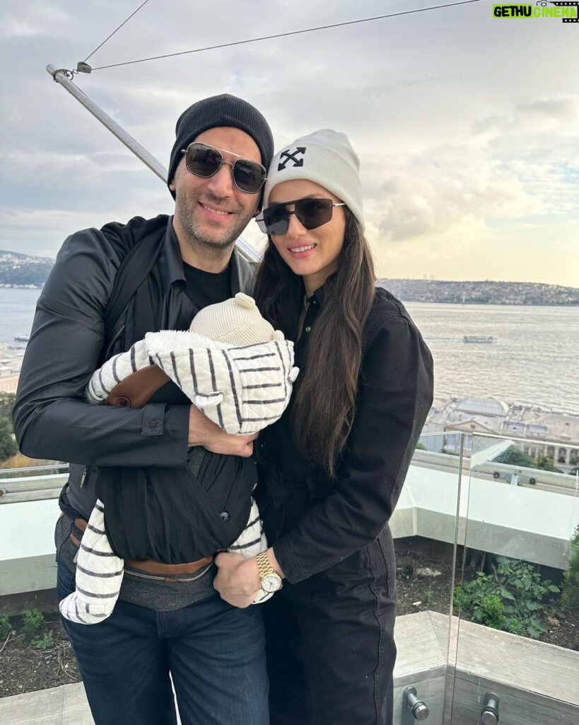 Murat Yildirim Instagram - Hayalimin ötesi…❤️ @iman_elbani 6. Yıl…from İmane > To the most Amazing Man,Husband, Father. Happy 6th Anniversary My love you are both my joy and happiness. Murat I am a special and a very lucky woman to have an amazing, wonderful, kind, big hearted hunky hubby in our lives. Truly Yours your Iman&Miray.