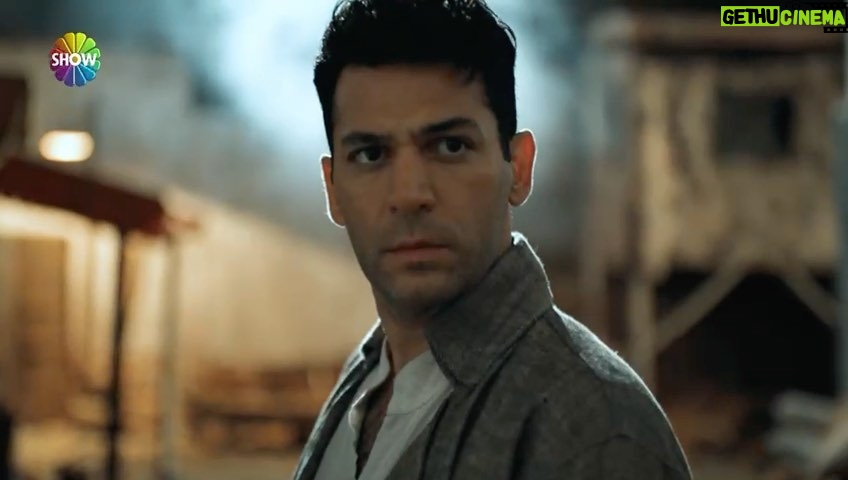 Murat Yildirim Instagram - 5 Kasım Cuma 20:00 de başlıyoruz...💥 AZİZ 💥 @showtv @azizdizisitv