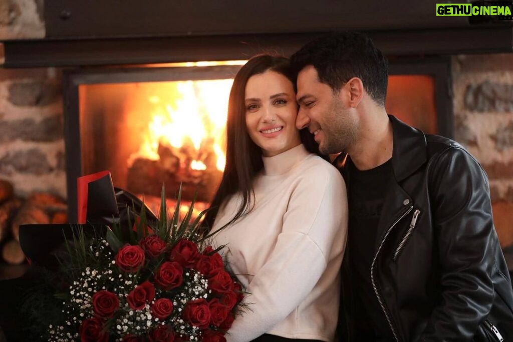 Murat Yildirim Instagram - Ömrüm... Seni çok seviyorum...❤ Happy Valentine’s Day... @iman_elbani