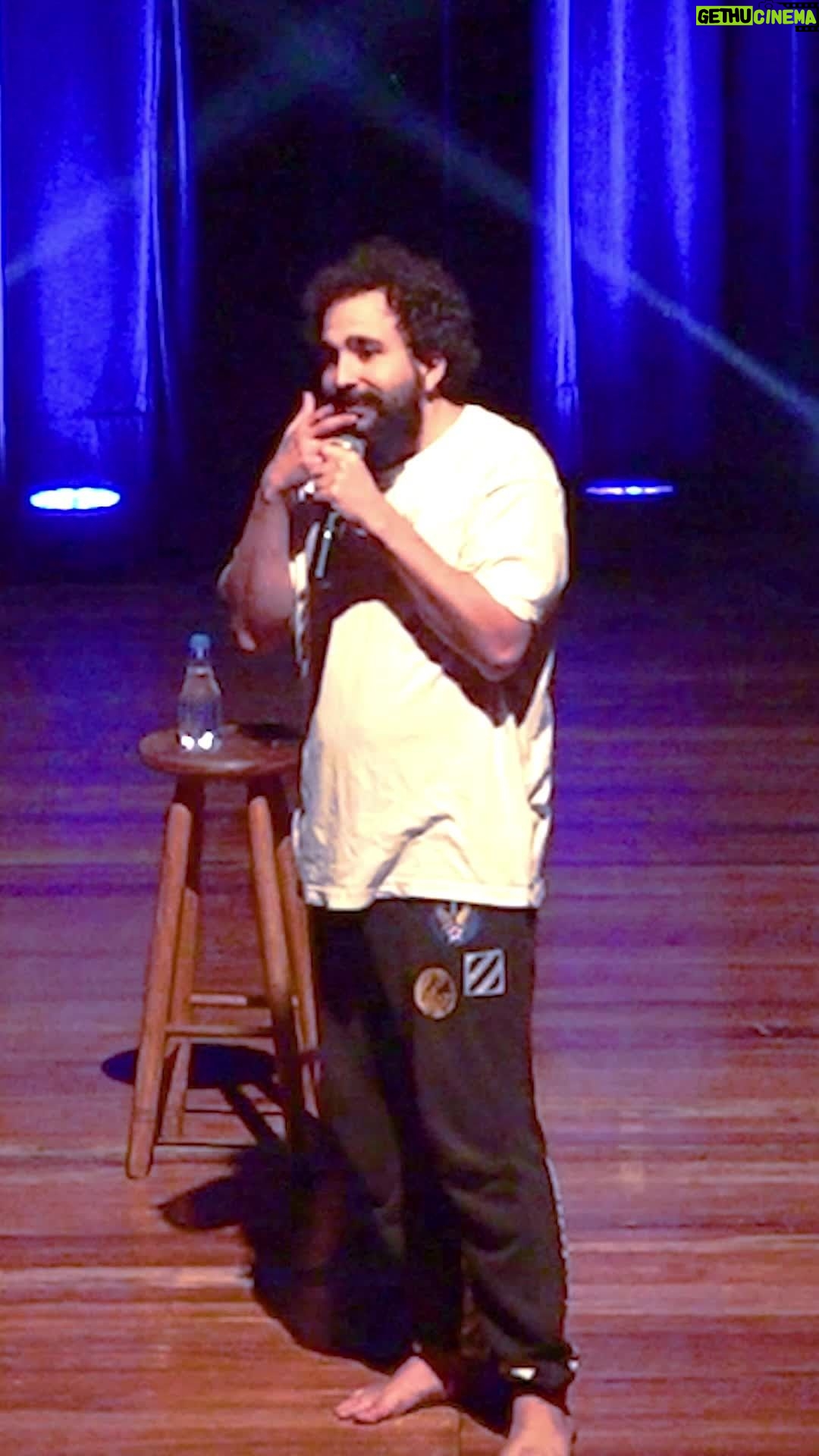 Murilo Couto Instagram - Chico, se tu me quiseres... vai ver meu novo vídeo no YouTube! Ingressos no link da bio Próximos Shows: 30. SETEMBRO TEATRO MUNICIPAL 'TURÍBIO RUIZ' SÁBADO | 20H30 POÁ / SP --------------- 01. OUTUBRO CINE THEATRO BRASIL VALLOUREC DOMINGO | 19H BELO HORIZONTE / MG ---------------- 05. OUTUBRO TEATRO NOVA IGUAÇU QUINTA | 20H NOVA IGUAÇU / RJ #MuriloCouto #Humor