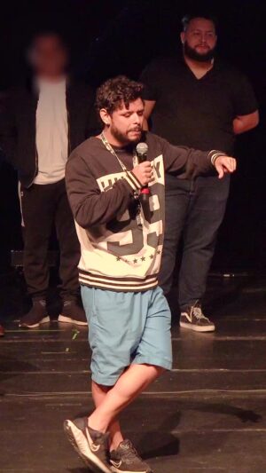Murilo Couto Instagram - Os talentos da última edição do MuriShow foram no mínimo... diferenciados 😂 Como vocês acham que eu lidei com a versão trap de Molejo?

#MuriloCouto #StandUpComedy