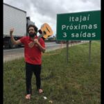 Murilo Couto Instagram - Pessoal de Itajaí! Preciso da ajuda de vocês! Tô chegando dia 11 de junho para fazer um show top para vocês no Teatro Municipal (chique demais) e eu quero saber quais são as fofocas da cidade! Assim eu não fico por fora de nenhum assunto! E para você não ficar de fora do meu show, já clica no link da bio e garante seu ingresso para esse show que vai ser top! #MuriloCouto #StandUpComedy