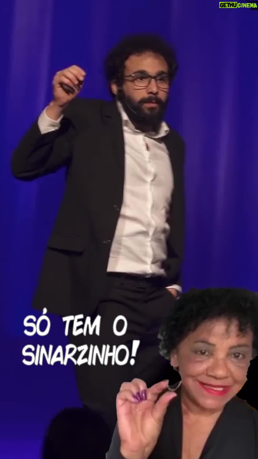 Murilo Couto Instagram - Trouxe um importante insight para que você, meu seguidor campeão, mude o seu mindset! Você está pronto para ser um vencedor? Sabe o que um vencedor de verdade faz? Acessa o link que está na minha bio e descubra! Olha o dedo, Brasil! #MuriloCouto #StandUpComedy #Coach