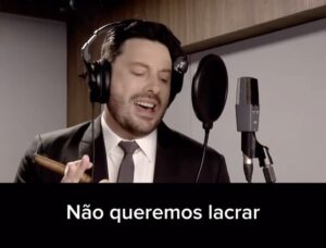 Murilo Couto Instagram - Não acredita em milagres? Comece a acreditar, pois foi isso que fez pessoas como nós em tempos como esses ficar 10 anos no ar. Hoje estreamos nossa nova temporada comemorando uma década de talk-show no SBT e todos vocês ajudaram a construir essa história. Obrigado por fazerem parte desse milagre, pessoal!