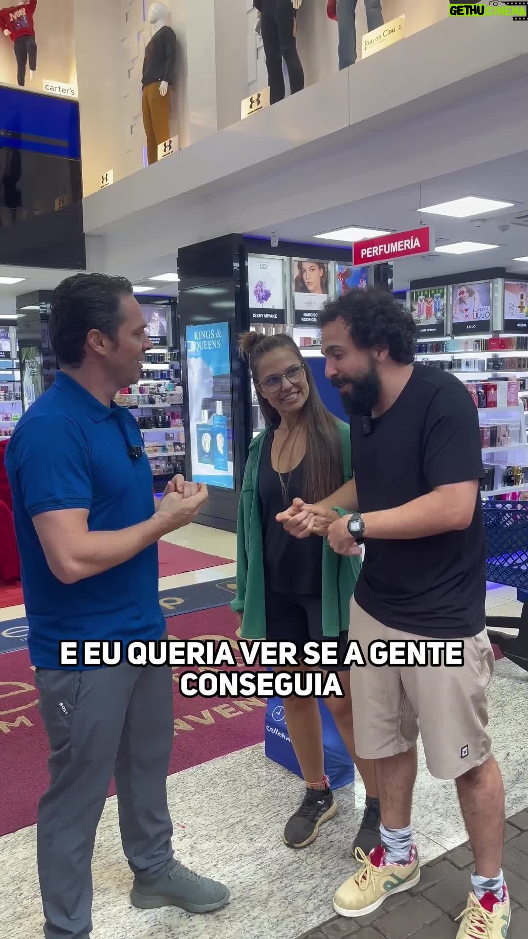 Murilo Couto Instagram - Natal chegando eu fui na loja mais amada do Paraguai @cellshop.py garantir os presentes da família no precinho. Minha vó tá feliz! 👌🏽😍