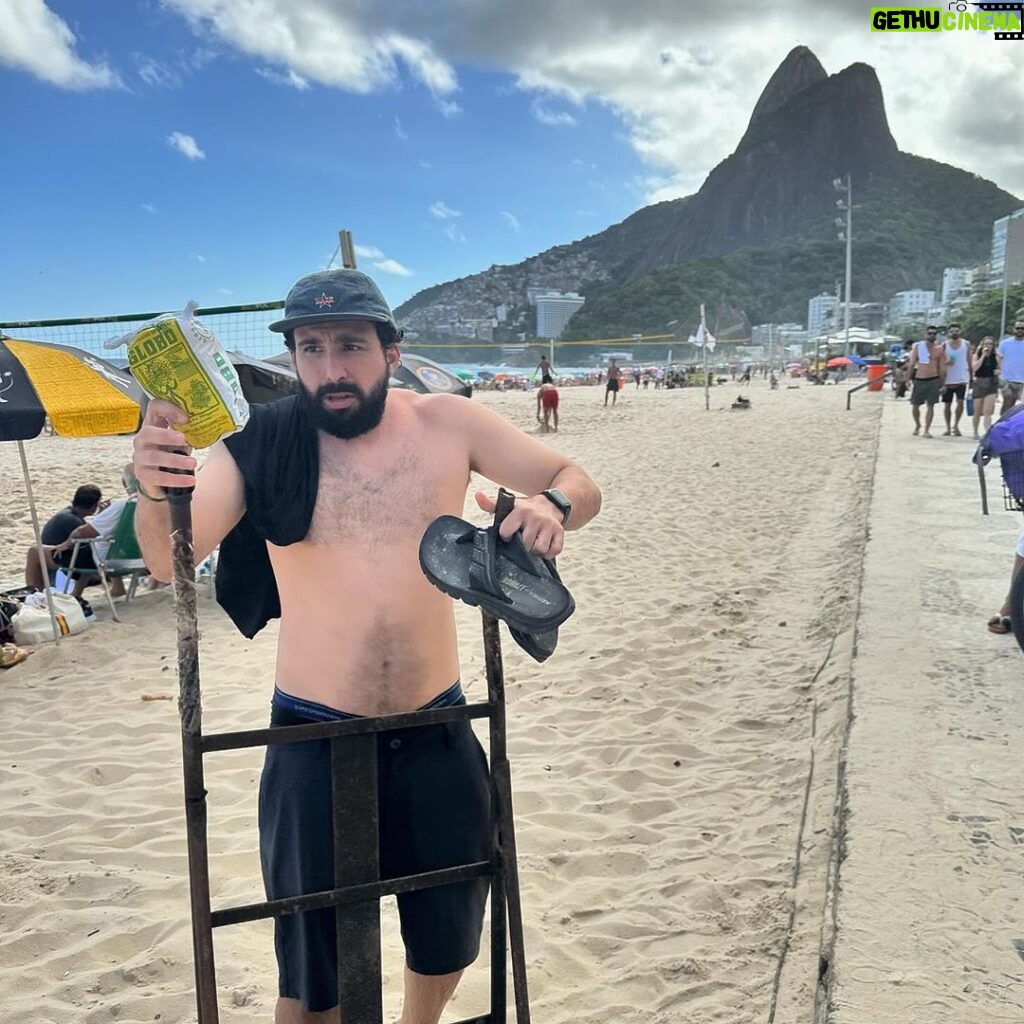 Murilo Couto Instagram - MAROLANDO COM OS CRIA (Quantos ícones da cultura carioca você consegue ver nessa imagem? Valendo 2,50 no pix💰) Rio de Janeiro, Rio de Janeiro